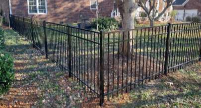 An aluminum fence around a yard